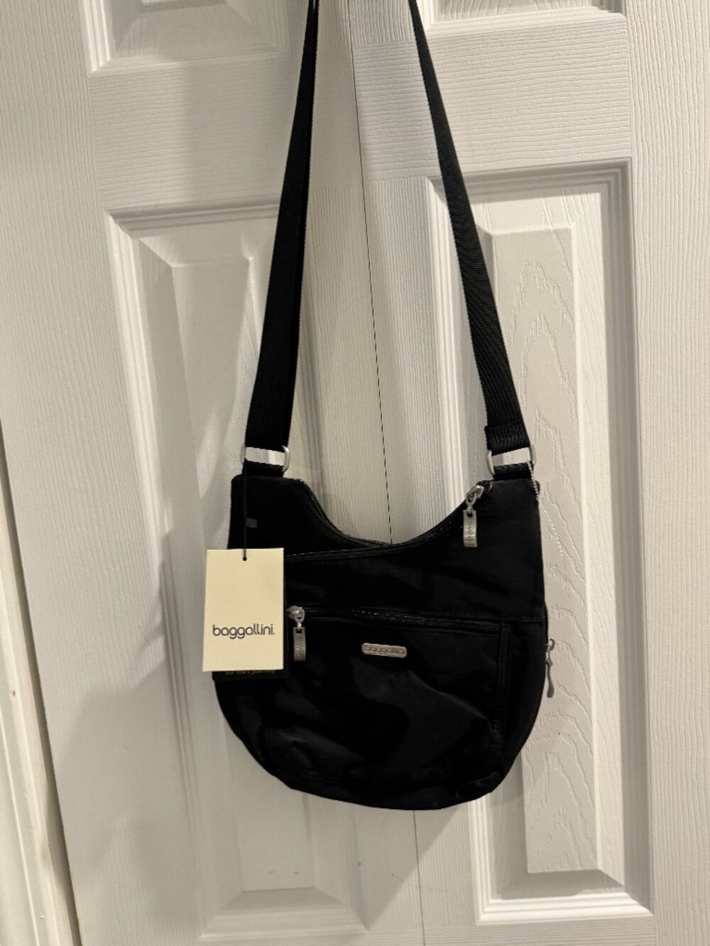 Baggallini Pocket Crossover Crossbody Black NWT $78 Travel Bag